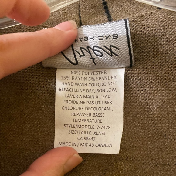 Cowl neck peek a boo shoulder sweater - Picture 5 of 7